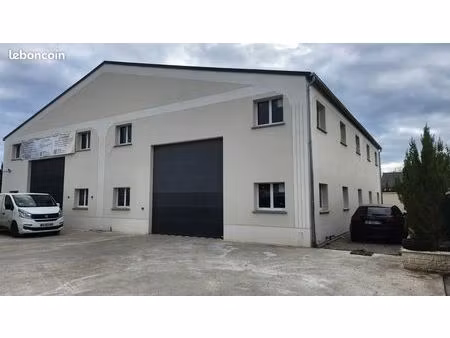 local d’activité / entrepôt 320 m² – hauteur + mezzanine – accès utilitaire