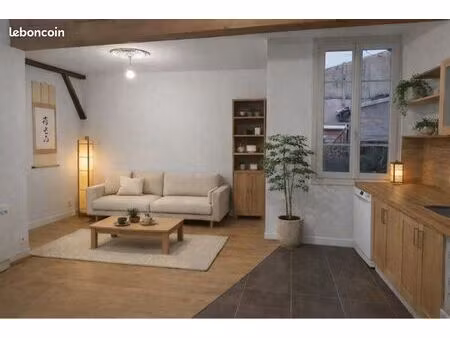 t2 56 m² rénové –hyper centre castres – non meublé – 600 cc