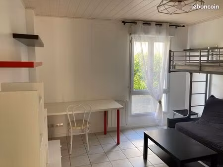 studio partiellement meublé  proche du lycée camille guerin