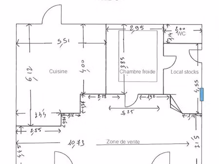 local commercial 112 m² beaumont saint-cyr