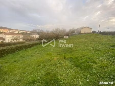 terrain 1048 m² pouzauges