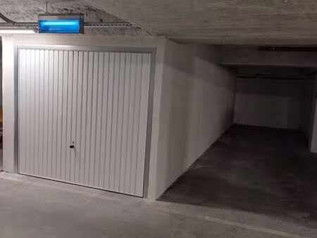 box garage 24m2 au sous-sol