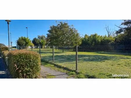 a vendre terrain viabilisé centre bourg des lucs sur boulogne