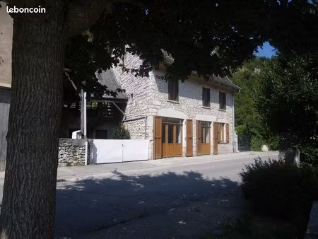 maison 287m2 composée de deux appartements indépendants 4pièces et 8pièces  terrasse 2 cav