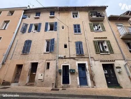 immeuble 150 m² pignans