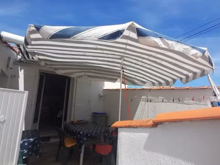 maison située à barbâtre