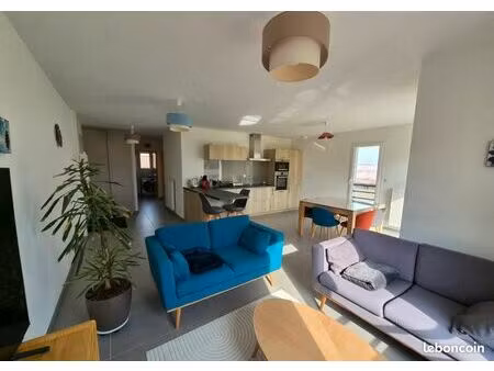 vente t3 avec balcon  parking et garage