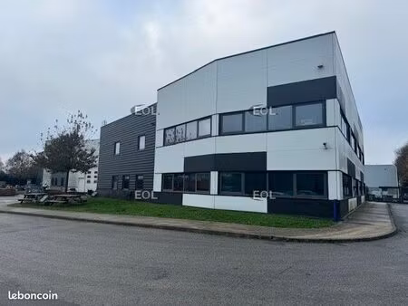 local d'activité 2 361 m²