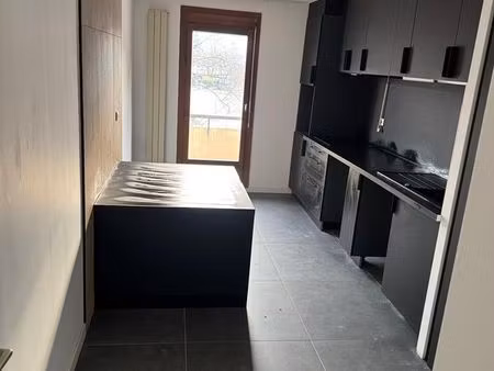 t3 rénové 72 09 m² – parking – cave – balcon – proche gare annemasse – disponible 2 mars –