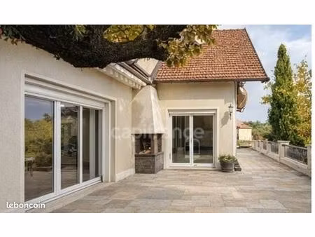 propriété 10 pièces 220 m²