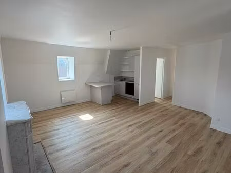 chierry – appartement t2– 53 m² – propriété arborée et sécurisée– parking – 2 min gare”