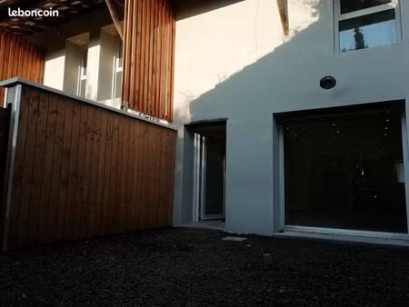 location maison mitoyenne dans corps de ferme rénové