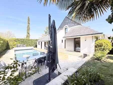 maison à vendre de 165m2 - avec 6 chambres - jardin piscine