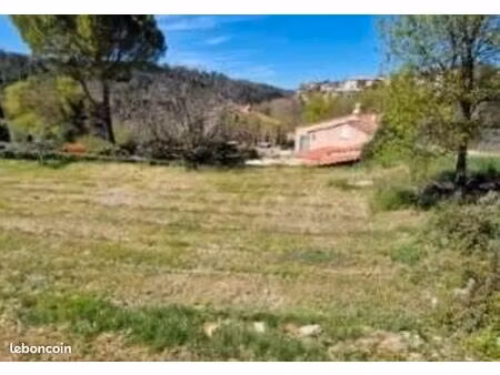 terrain 1 050 m² saint maximin la sainte baume