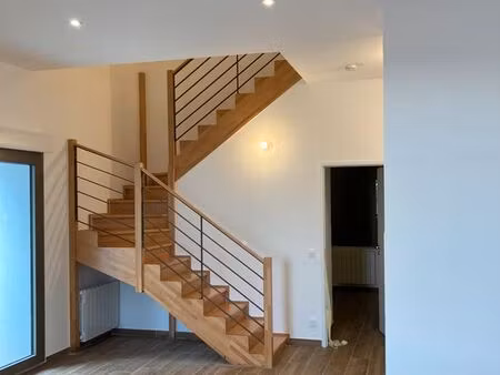 mas-rillier - t6 duplex 132 m² refait à neuf et avec goût dans petite copropriété