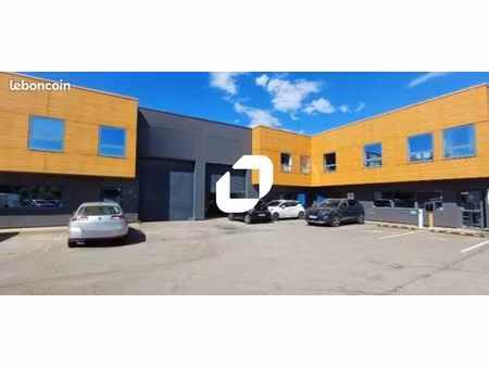 local d'activité 688 m²