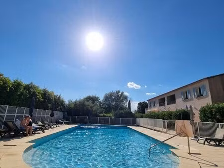 lorgues - très beau t3 75 m² en rez de jardin dans residence sécurisée avec piscine