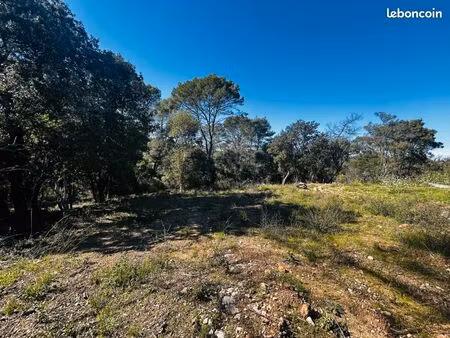terrain 1 330 m² le thoronet