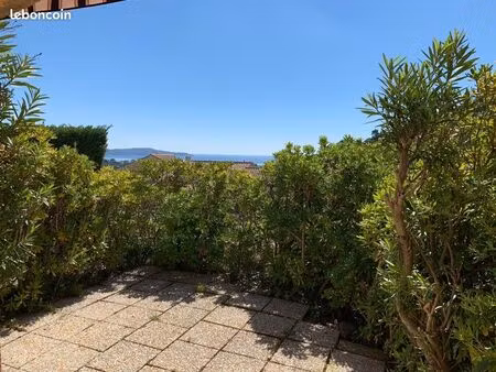 t2 rez de jardin vue mer plein sud