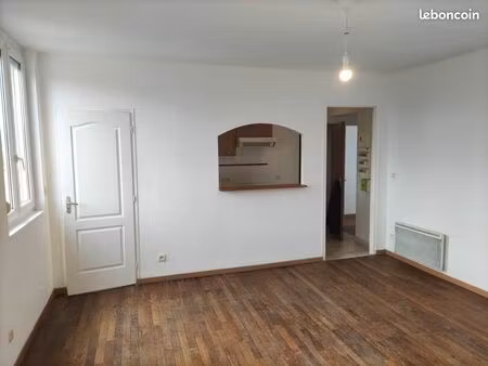 location appartement t3 - 53 m² - tergnier centre-ville