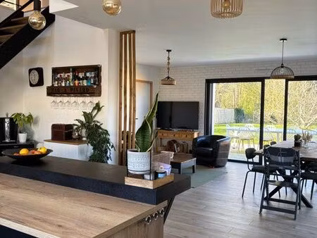 maison familiale entre commerces et plage