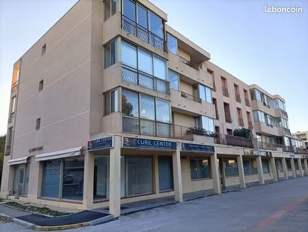 part vend appartement 30 m2 + garage fermé + place de parking +balcon/cellier 14 m2