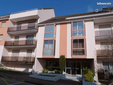 très agréable t1 25 m² proche chu  facs et hyper centre  parking privatif  au calme