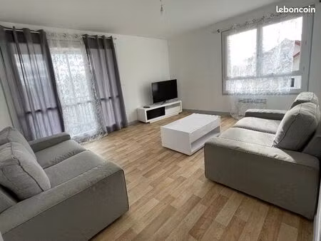 t2 meublé avec loggia