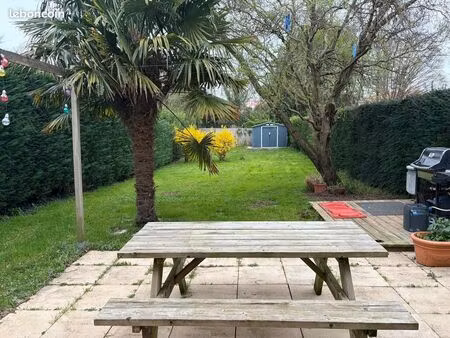 maison avec jardin et garage