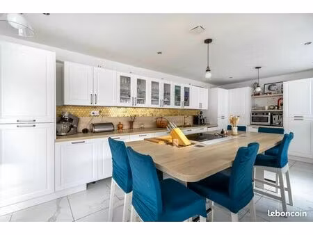 maison 6 pièces 126 m²