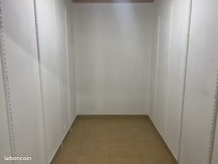 box à louer la roche sur yon - 5m2 - stockage - garde meubles