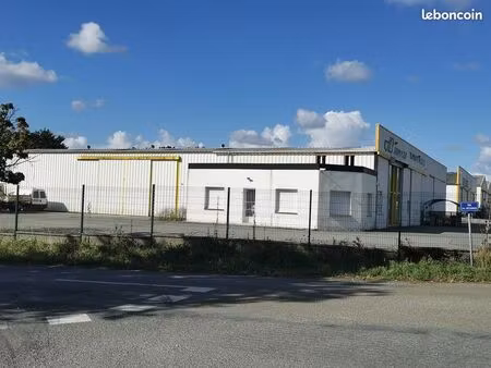 bâtiment + bureaux + 11000m2 +a87