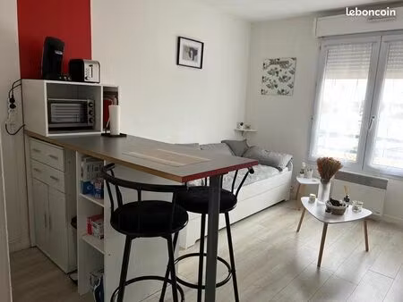 appartement meublé (idéal étudiant) + parking à louer à partir du 1er avril