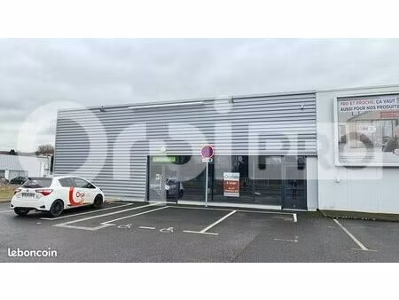 local commercial 407 m²