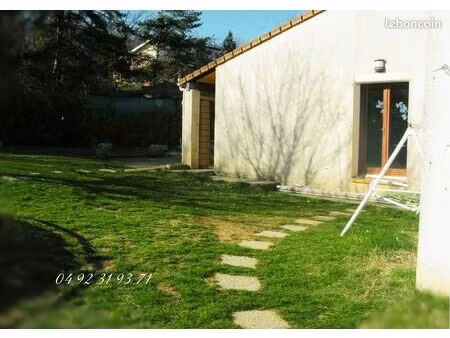 maison ind. plain pied  3/4 ch 100m2  1 garage  800m2 terrain