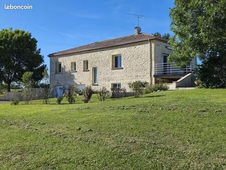 magnifique villa avec piscine et belles vues