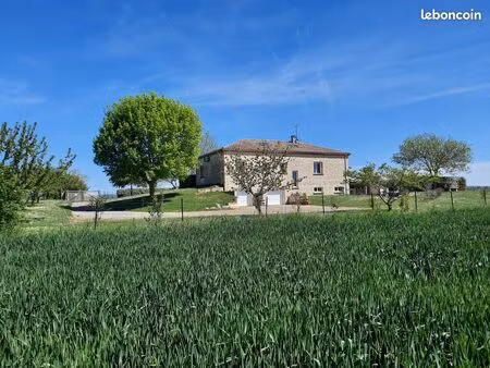 magnifique villa avec piscine et vues