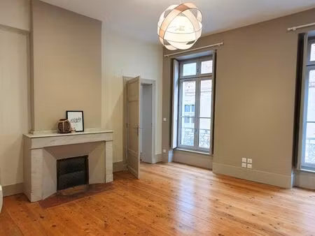 t4 hypercentre montauban - dpe b