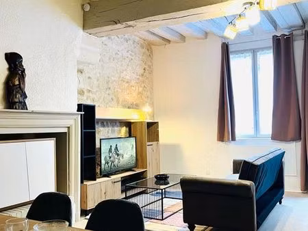 grand studio meublé - auxerre centre