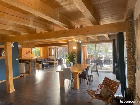 villa avec piscine + 2 appartements