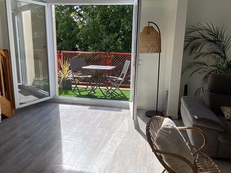 appartement lumineux de 120m2 meublé avec balcon/vue sur les espaces verts