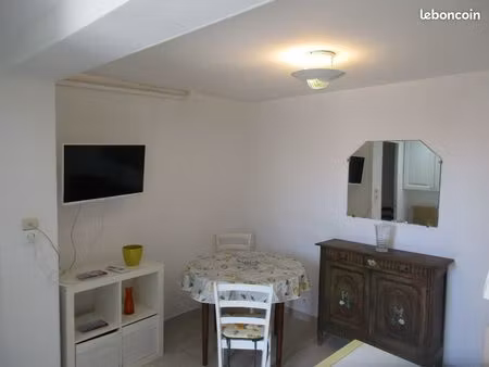 loue t2 à l'année greoux les bains