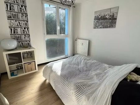 t3 meublé 63 m² lumineux (2 balcons – centre à pied – idéal cea/iter)