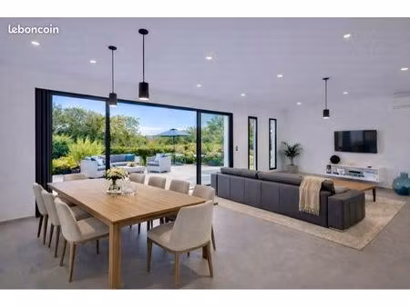 saint-raphaël – les plaines – t4 – 107 m² – 3 chambres – jardin 215 m² – 2 parkings