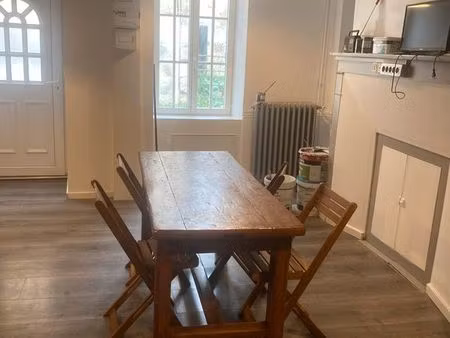 appartement dans maison de village bien lire l'annonce