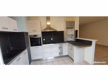 maison entièrement rénovée 3 chambres