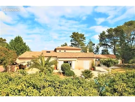 bastide 6 pièces 180m² / maison 4 pièces 80m² / terrain 2700m² / piscine / garage / aire d