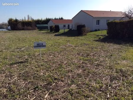 terrain 1795m2 gannat