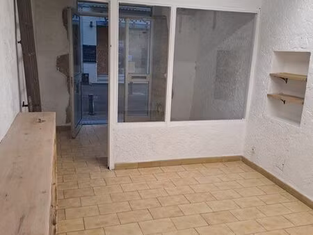 local commercial ~20 m² – centre-ville solliès-pont