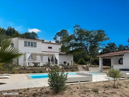 ?villa avec piscine - cadre exceptionnel